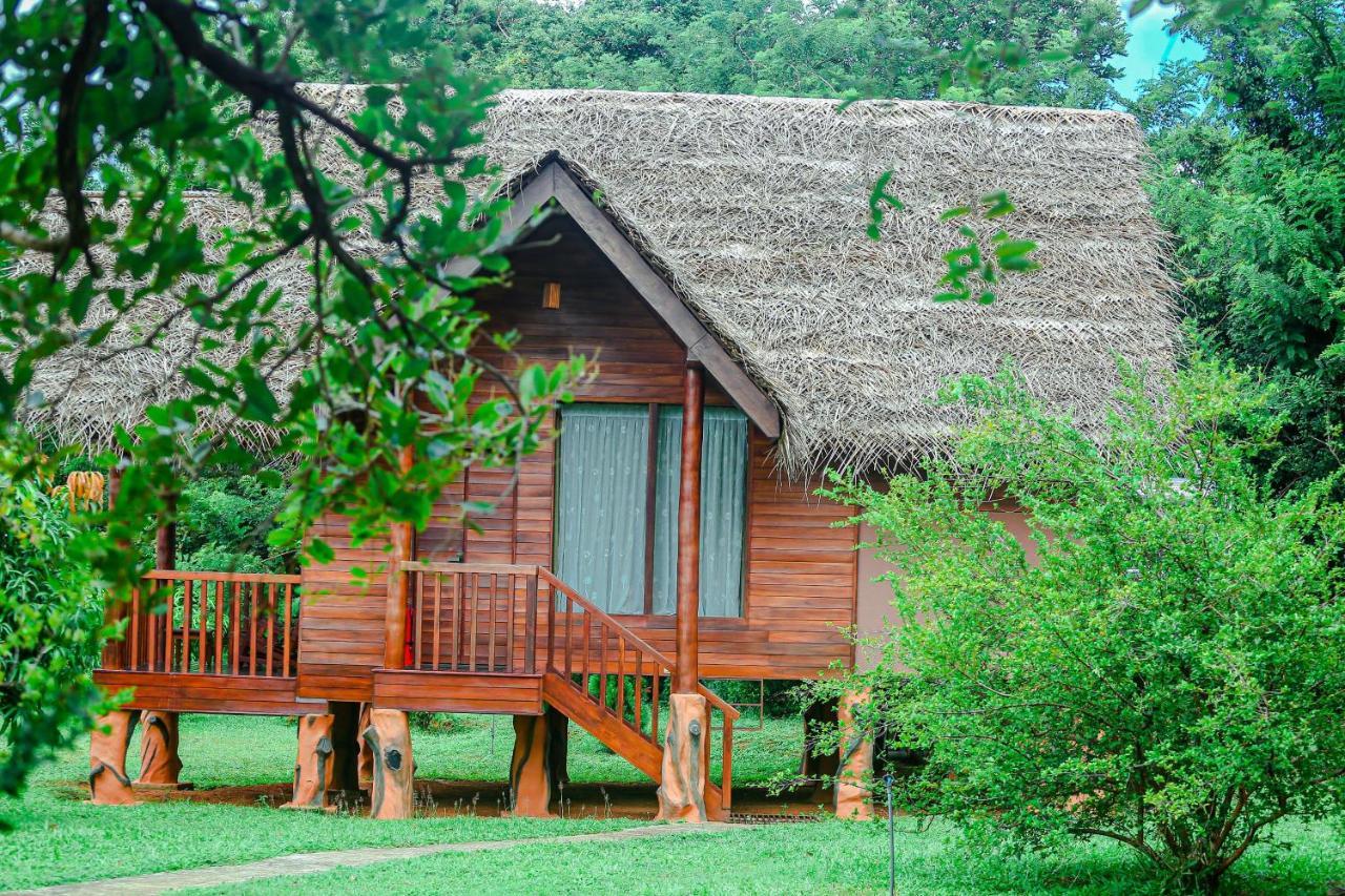 Sigiriya Water Cottage Bagian luar foto